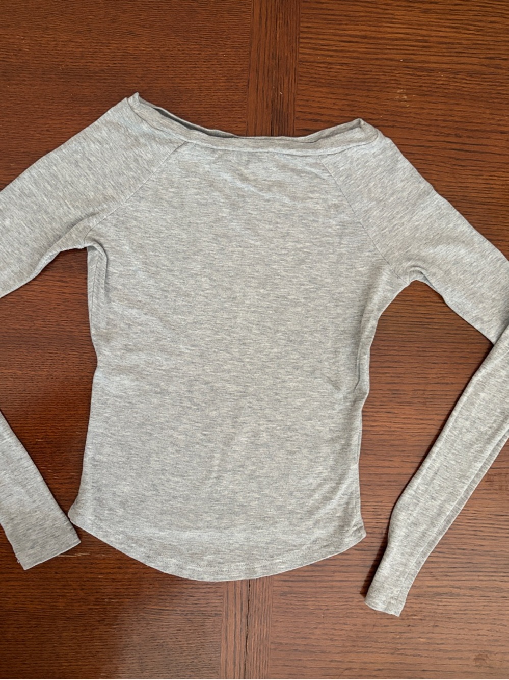 Cider Light Gray Long Sleeve Crew Neck Top